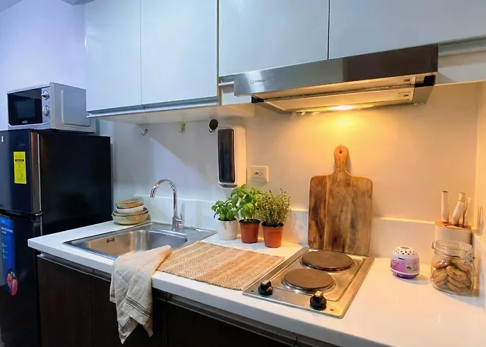 Air Residences 49f View, Wifi & Netflix *