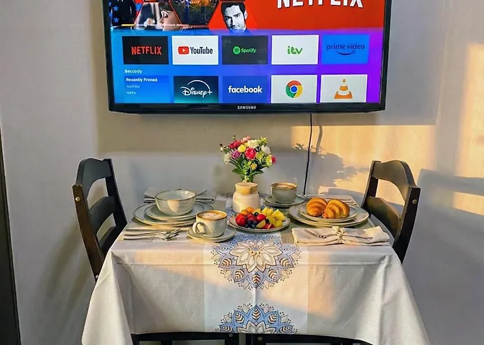 Air Residences 49f View, Wifi & Netflix *