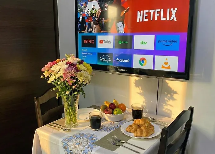 Air Residences 49f View, Wifi & Netflix Apartment Manila