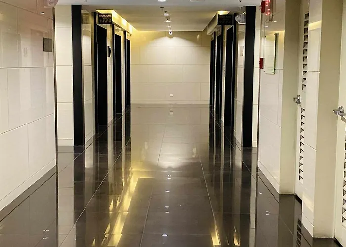 Air Residences 49f View, Wifi & Netflix *